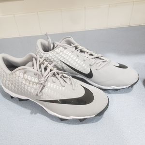 Softball / baseball shoes